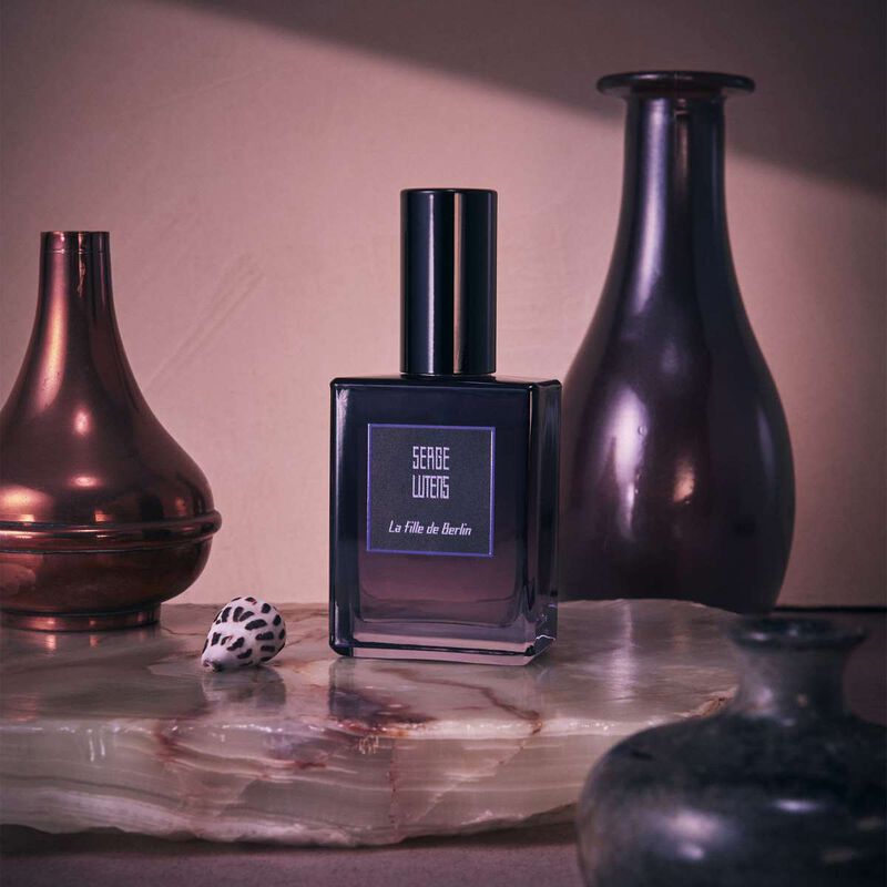 سيرج لوتنس عطر كونفيت دي بارفان لا في دي بيرلين