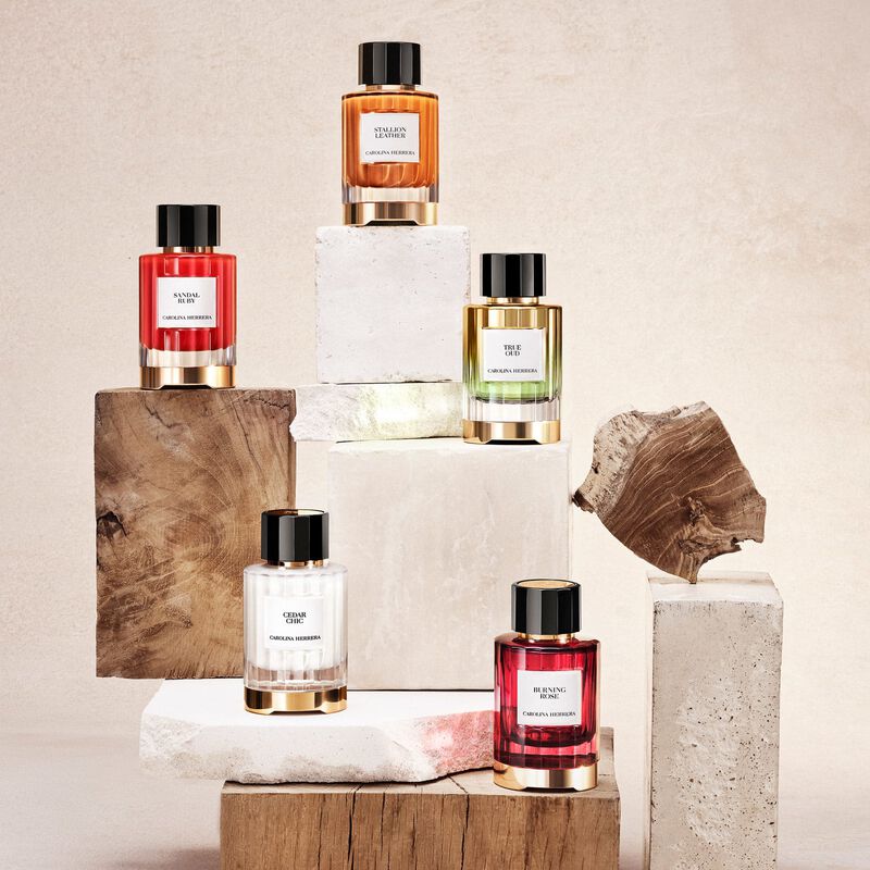 كارولينا هيريرا عطر غولد إنسنس