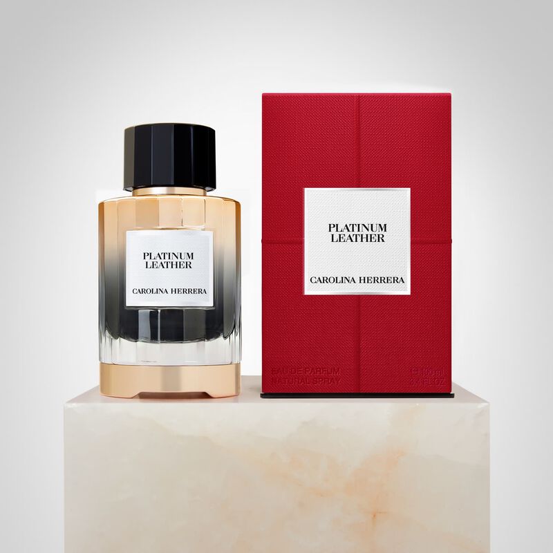 كارولينا هيريرا عطر بلاتينوم ليذر