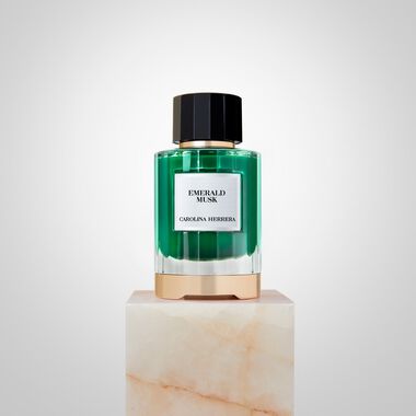 faces emerald musk