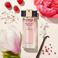 Modern Muse Spray Eau de Parfum faces modern muse spray eau de parfum