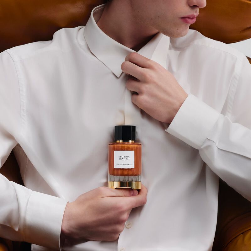 كارولينا هيريرا عطر ستاليون ليذر