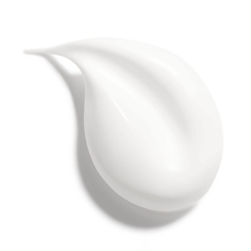 شانيل uv essentiel حماية متكاملة ضد الأشعة فوق البنفسجية والتلوّث والتأكسد spf50