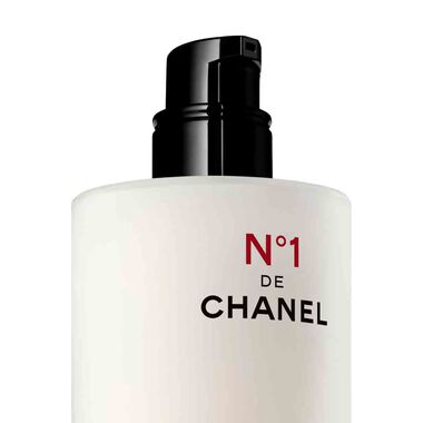 N°1 DE CHANEL ESSENCE LOTION REVITALISANTE faces n 1 de chanel essence lotion revitalisante