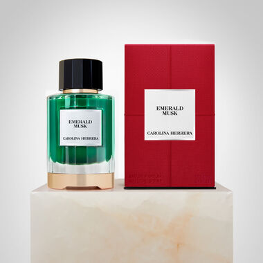 faces emerald musk
