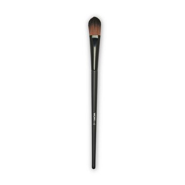 faces concealer and uplighter brush