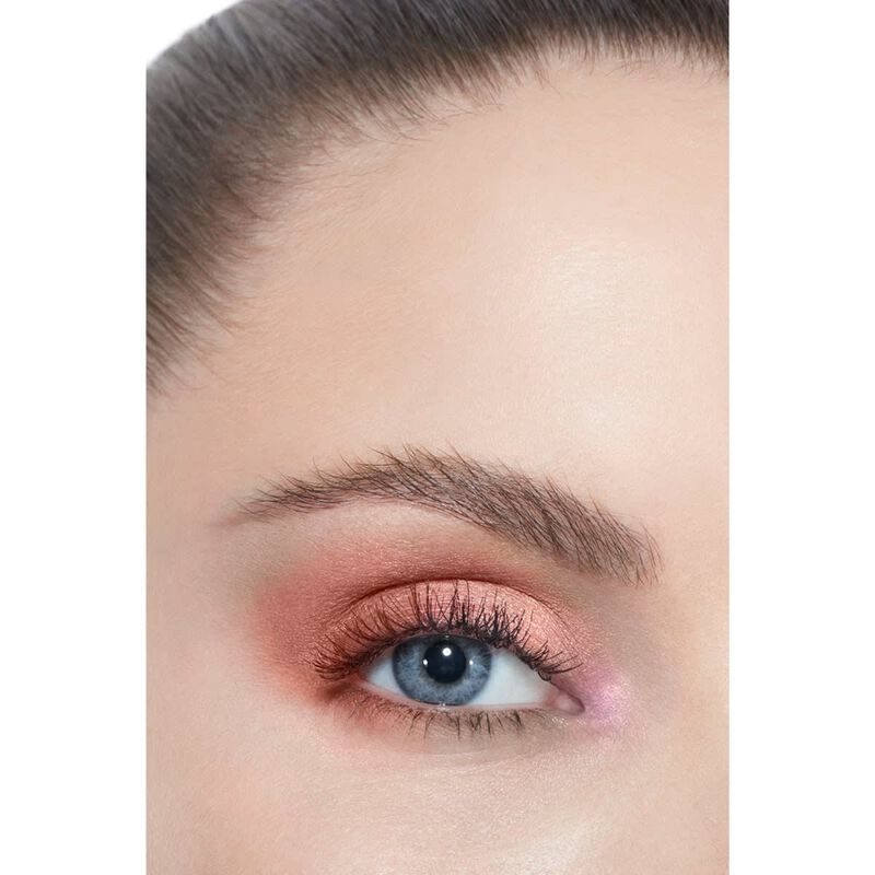 شانيل les 4 ombres boutons بودرة رباعية لتظليل الجفون متعدّدة التأثيرات