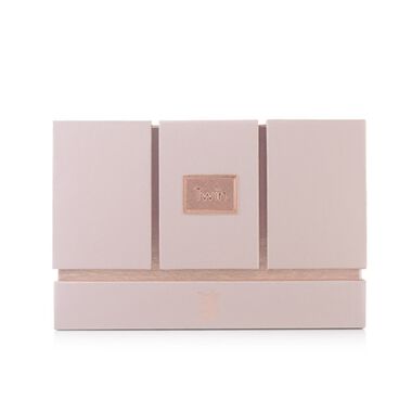 faces twin gold