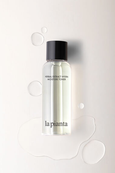 Herbal Extract Hydra Moisture Toner faces herbal extract hydra moisture toner